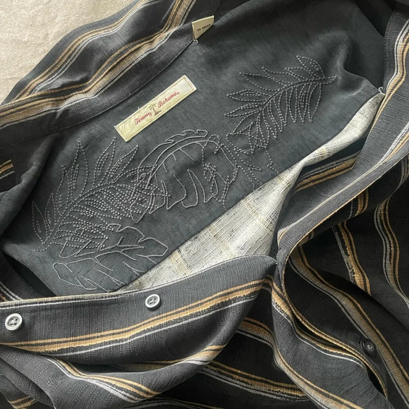 Tommy Bahama | 100% Silk Embossed Button-down Shirt - Picture 4 of 6